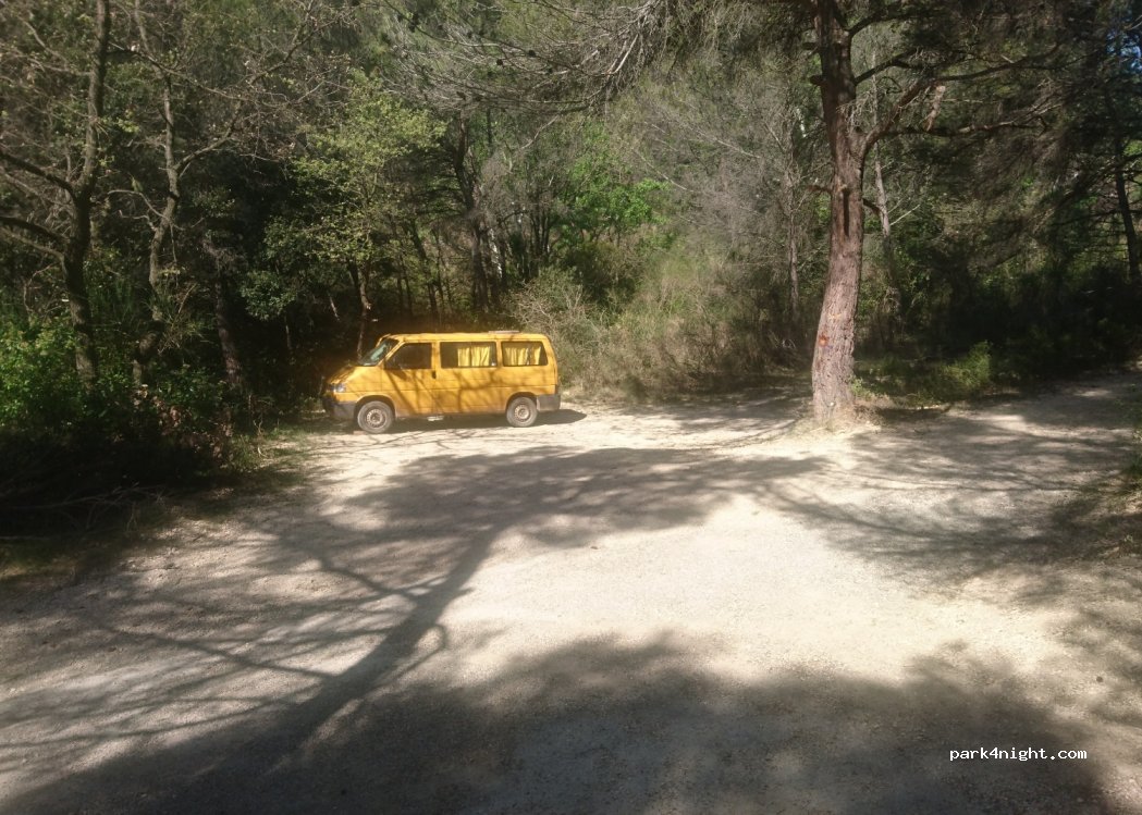 (84330) Saint-Hippolyte-le-Graveyron - — foto