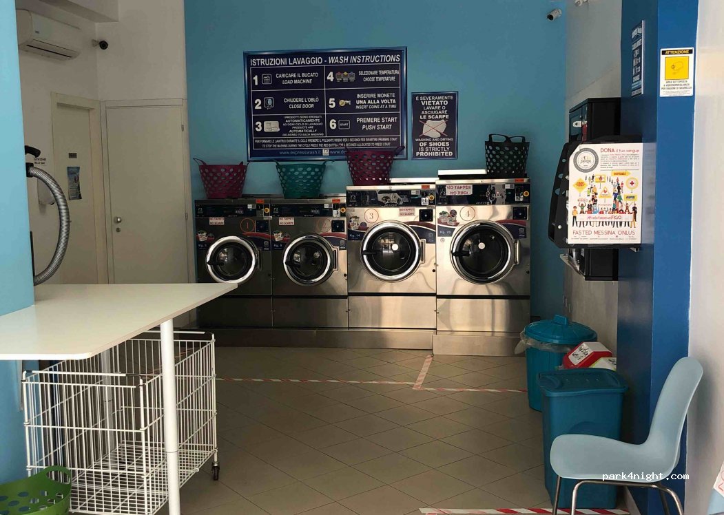 (98048) Spadafora - 381 Via Umberto I — foto
