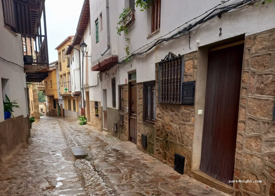 (10490) Valverde de la Vera - 2 Calle Campo de Futbol — foto 2