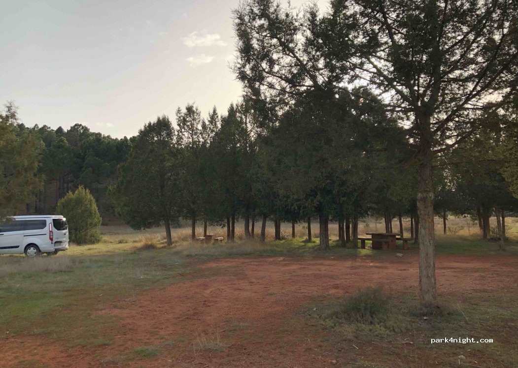 (44121) El Campillo - Unnamed Road — foto