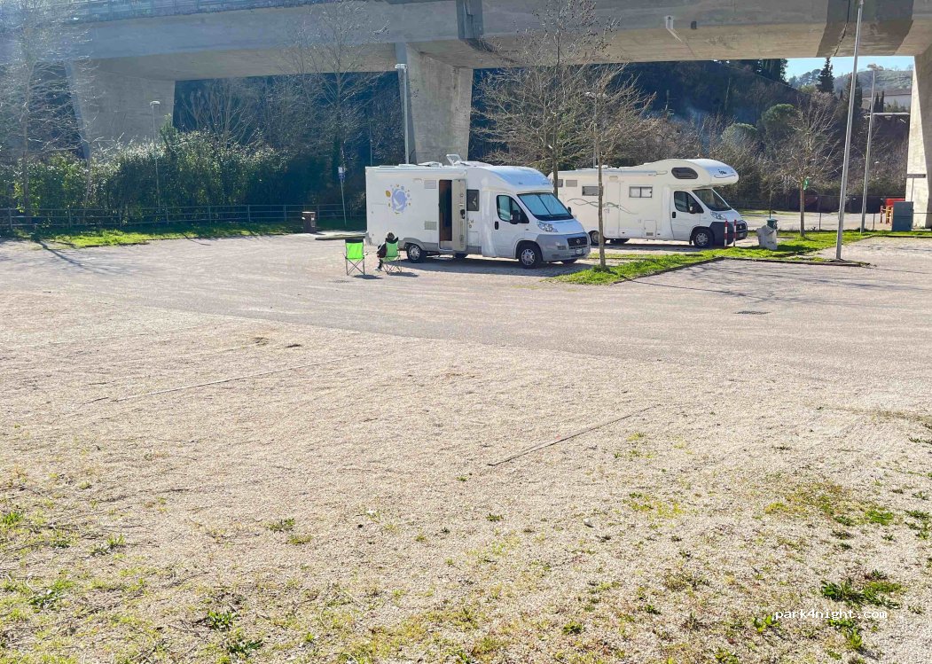 Area Sosta Camper Spoleto — foto 5