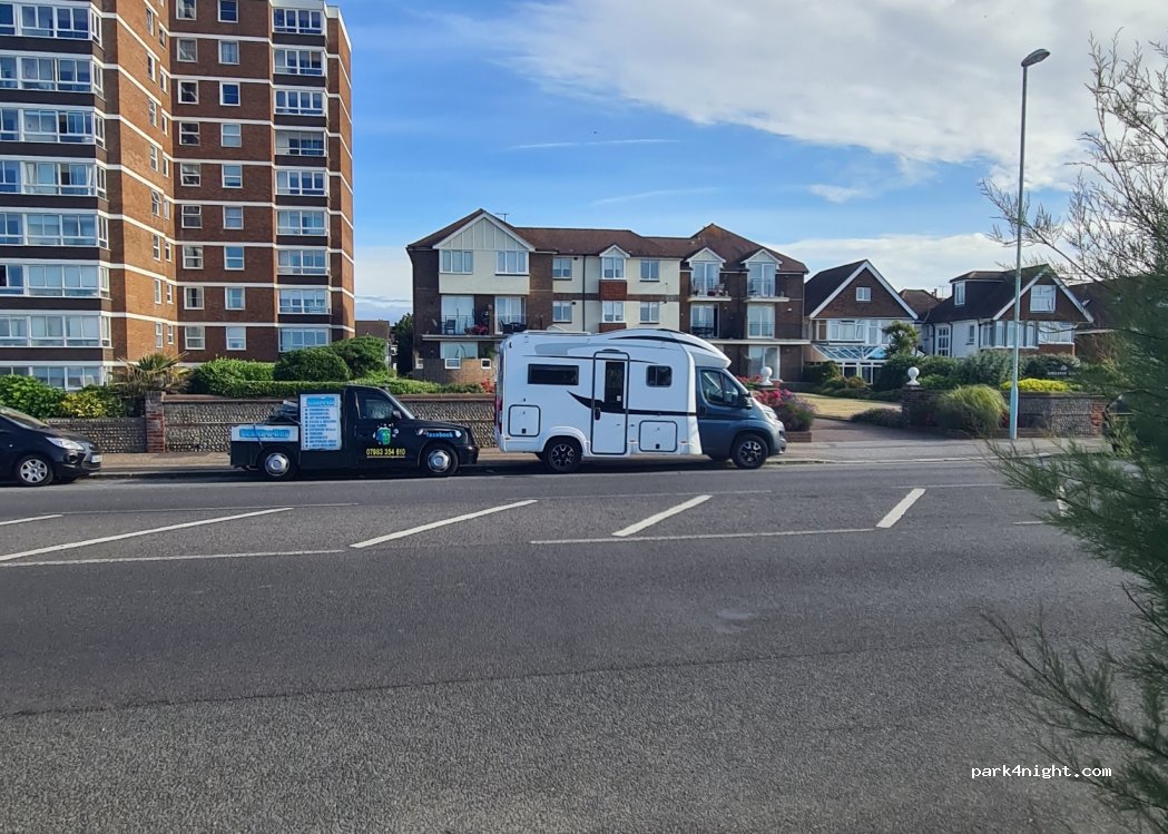 (BN11 5EF) Worthing - 36 West Parade — foto