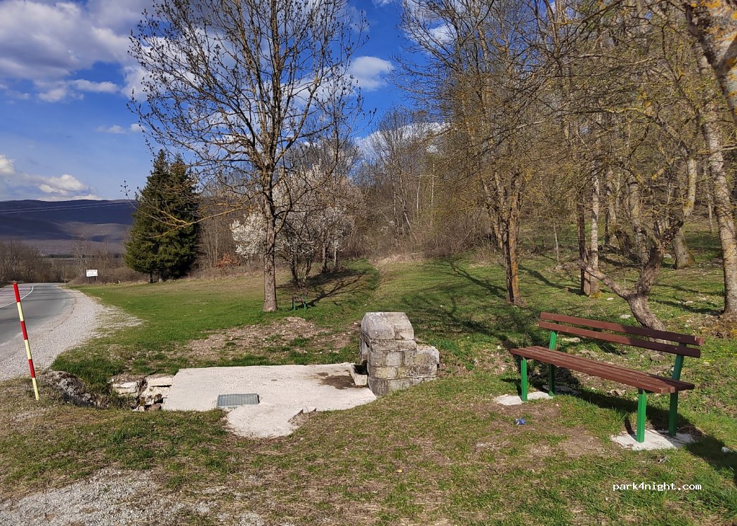 (53234) Udbina - 1 Trg sv. Nikole — foto 2