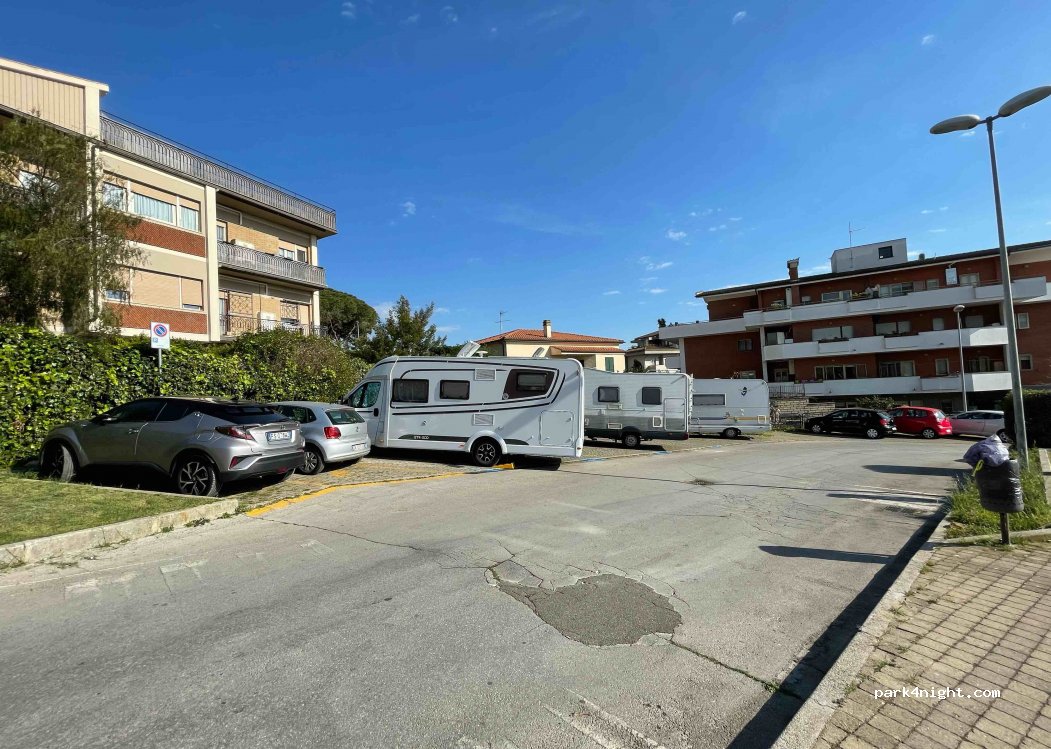 (01016) Tarquinia - 22 Via Ettore Sacconi — foto