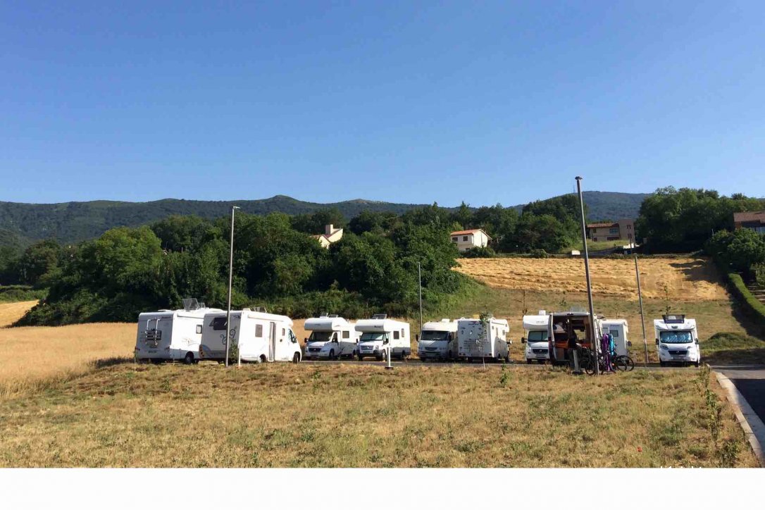 Area Autocaravanas Santa Cruz Campezo — foto 2