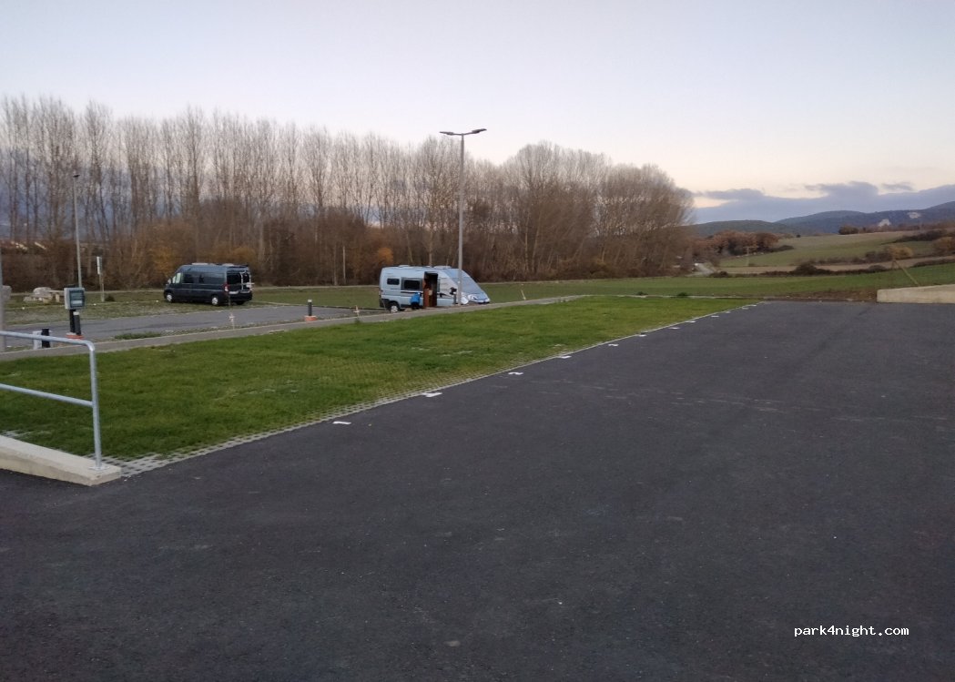 Area Autocaravanas Santa Cruz Campezo — foto 3