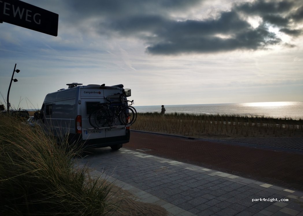 (2042 AG) Zandvoort - 77 Boulevard Paulus Loot — foto