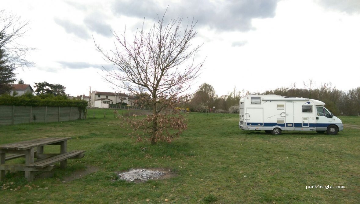 (42110) Feurs - Chemin du Gourd de Randan — foto 2