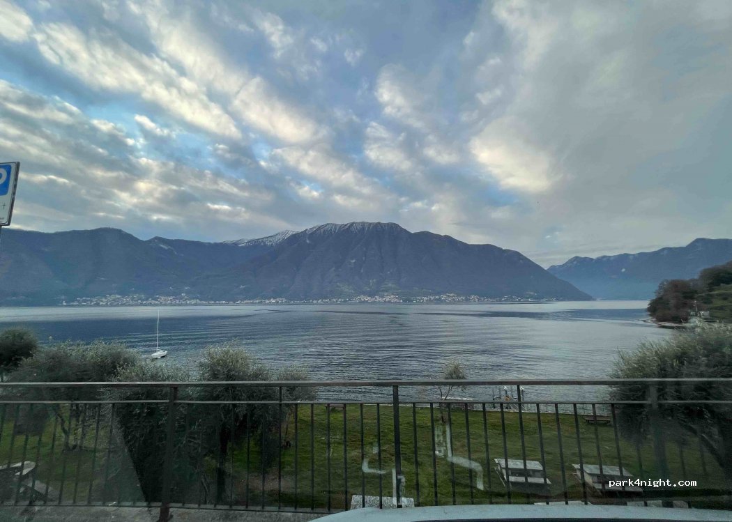 (22010) Ossuccio - 27 Via Statale — foto
