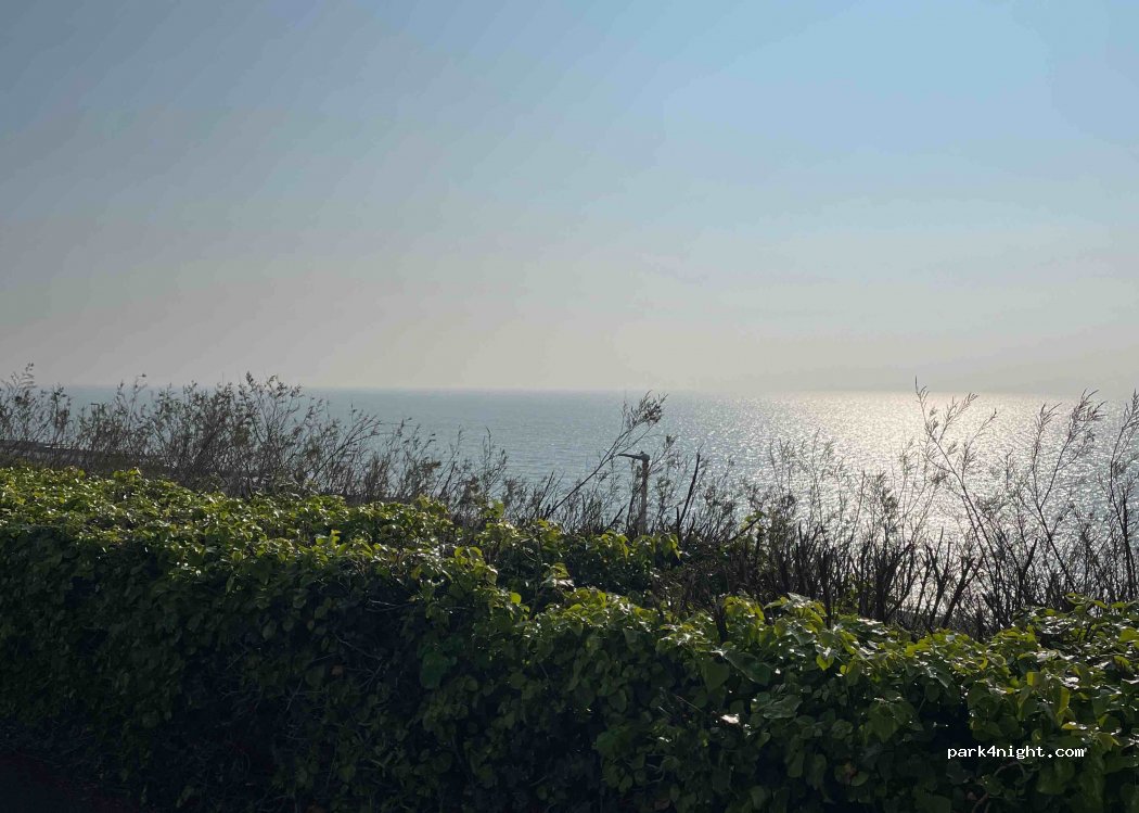 (BN20 7AF) Eastbourne - 10 South Cliff — foto