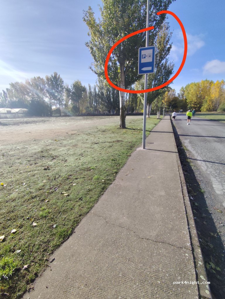 (37800) Alba de Tormes - 20 Avenida Juan Pablo II — foto 3