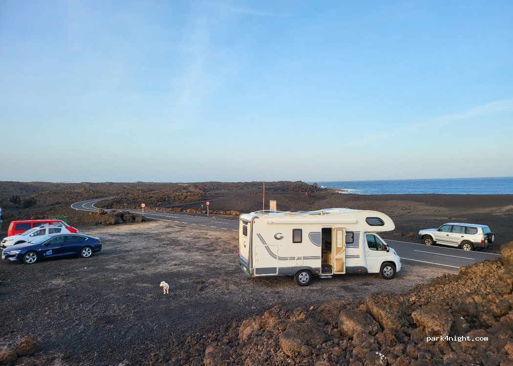 (35570) Las Palmas - LZ-703 — foto