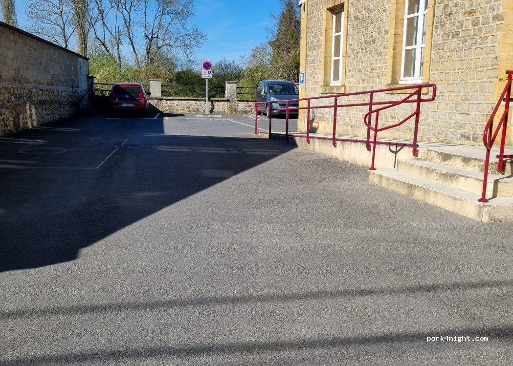 (08000) Warcq - 3 Place de la Mairie — foto 3
