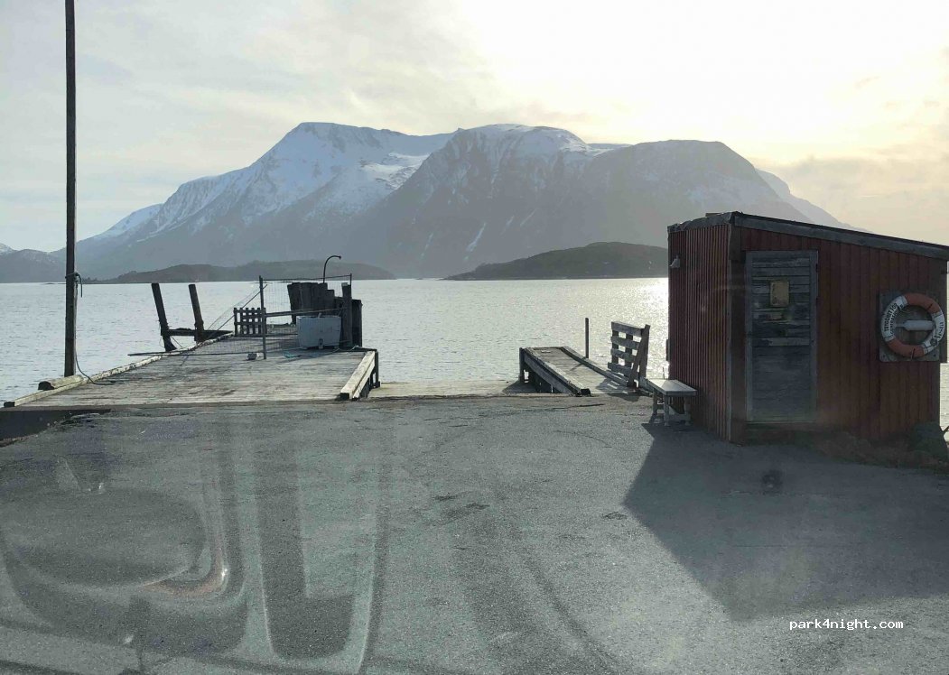 (6265) Vatne - Vatnefjordvegen — foto
