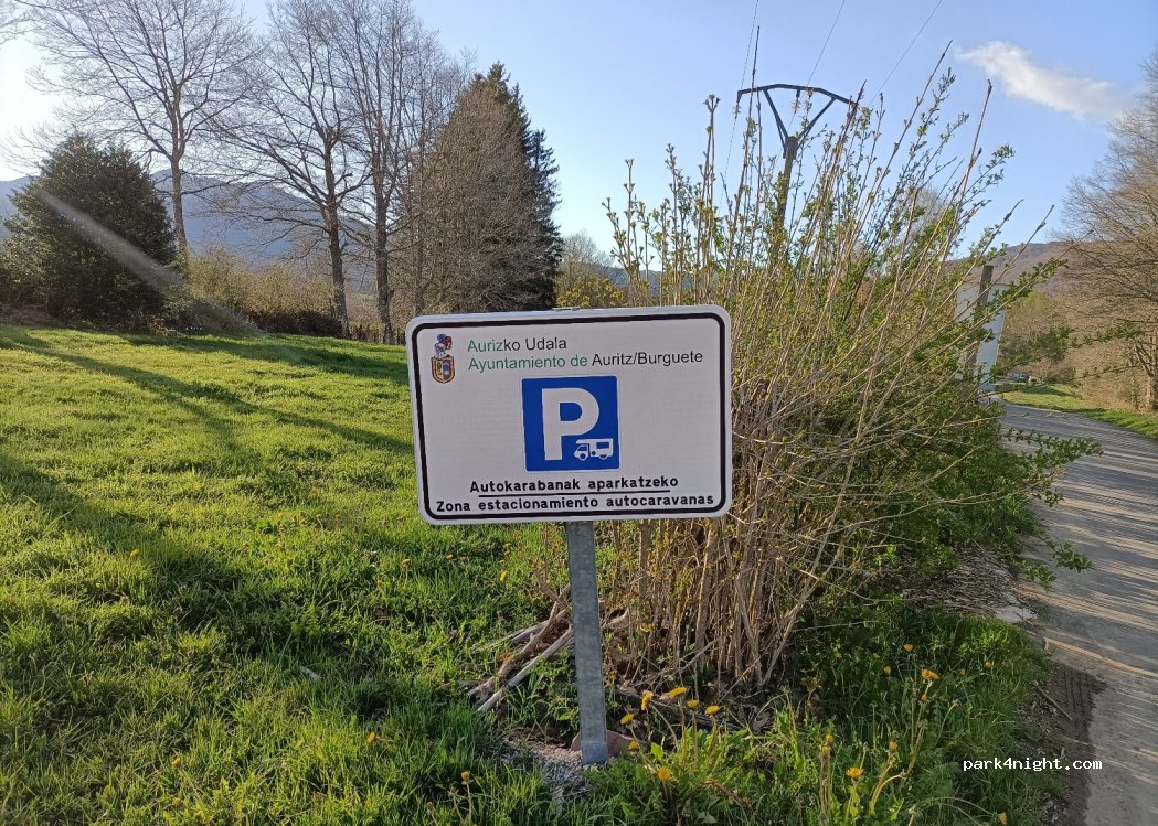 (31640) Burguete - 23 Carretera Pamplona-Francia — foto