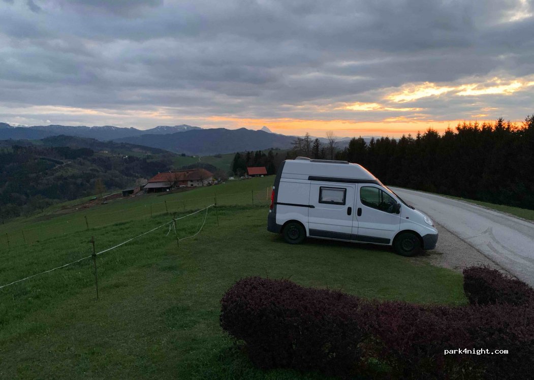 (4542) Nußbach - 56 Stretzer Straße — foto