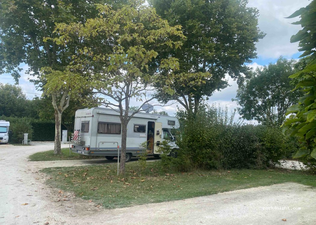 (45630) Beaulieu-sur-Loire - D926 — foto 4