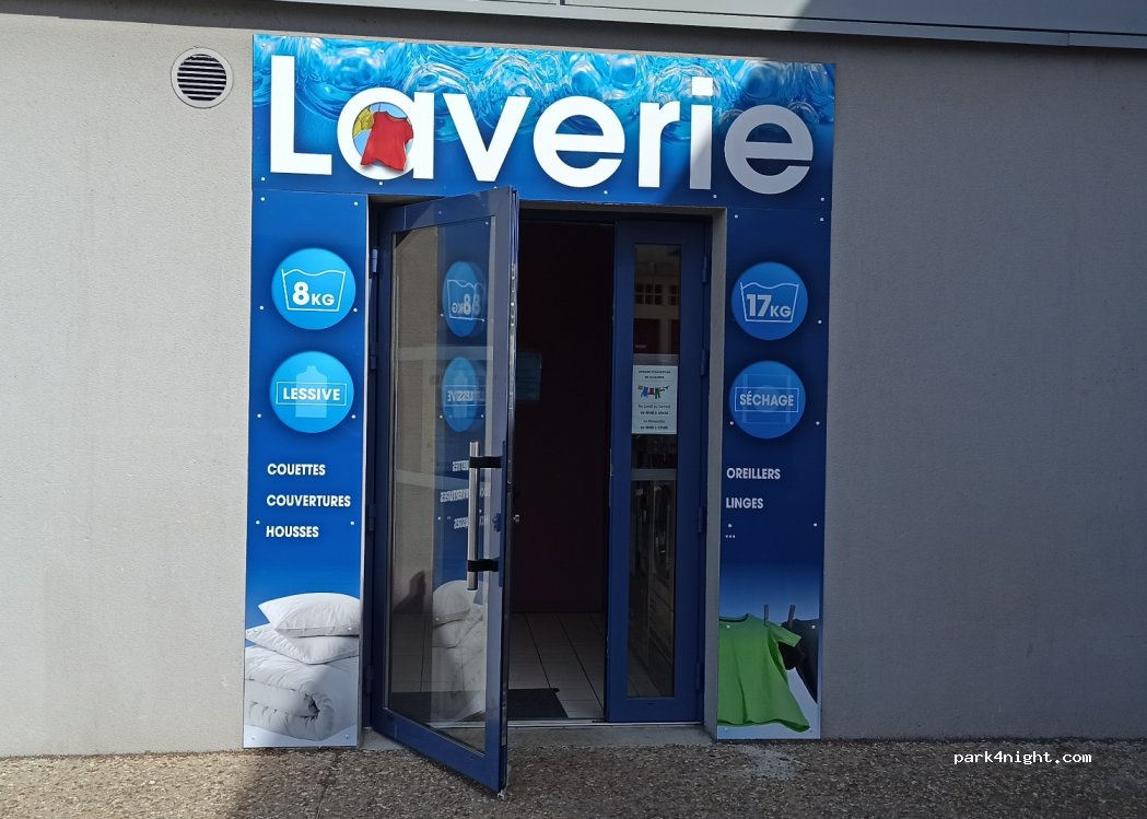 (79130) Secondigny - 2 Rue du Marché — foto
