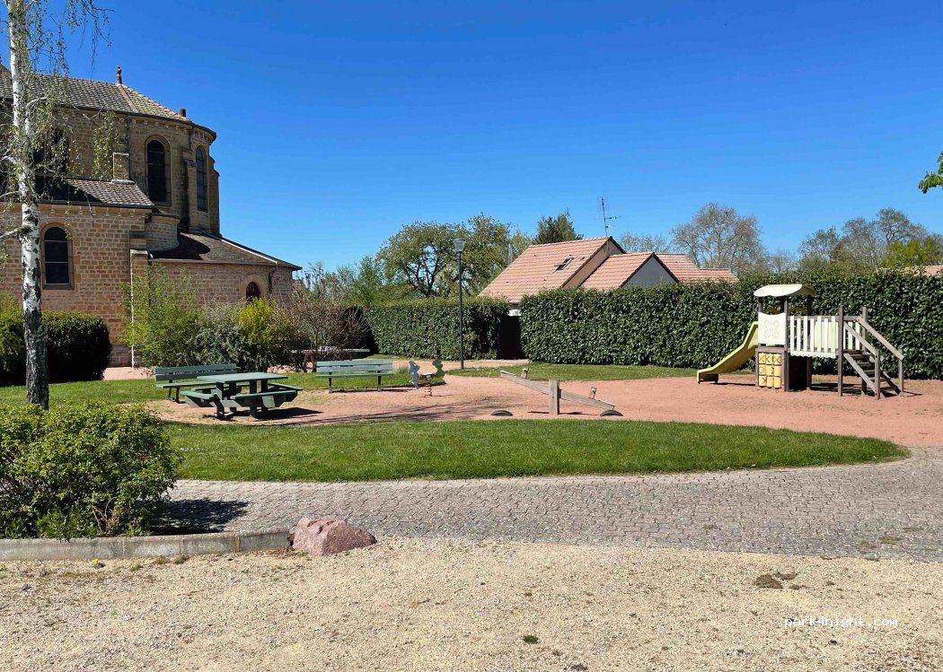 (71600) Poisson - 9 Les Châteaux — foto 2