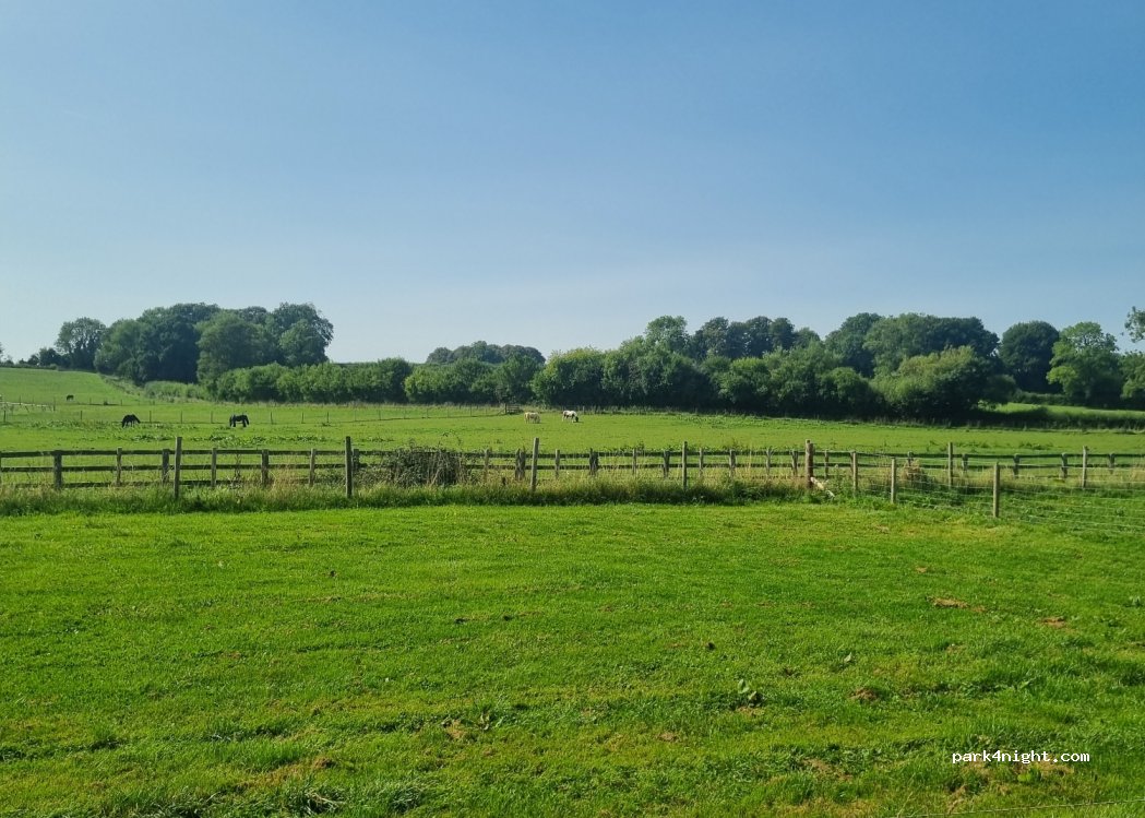 Bourton Vale Equestrian Centre — foto 2