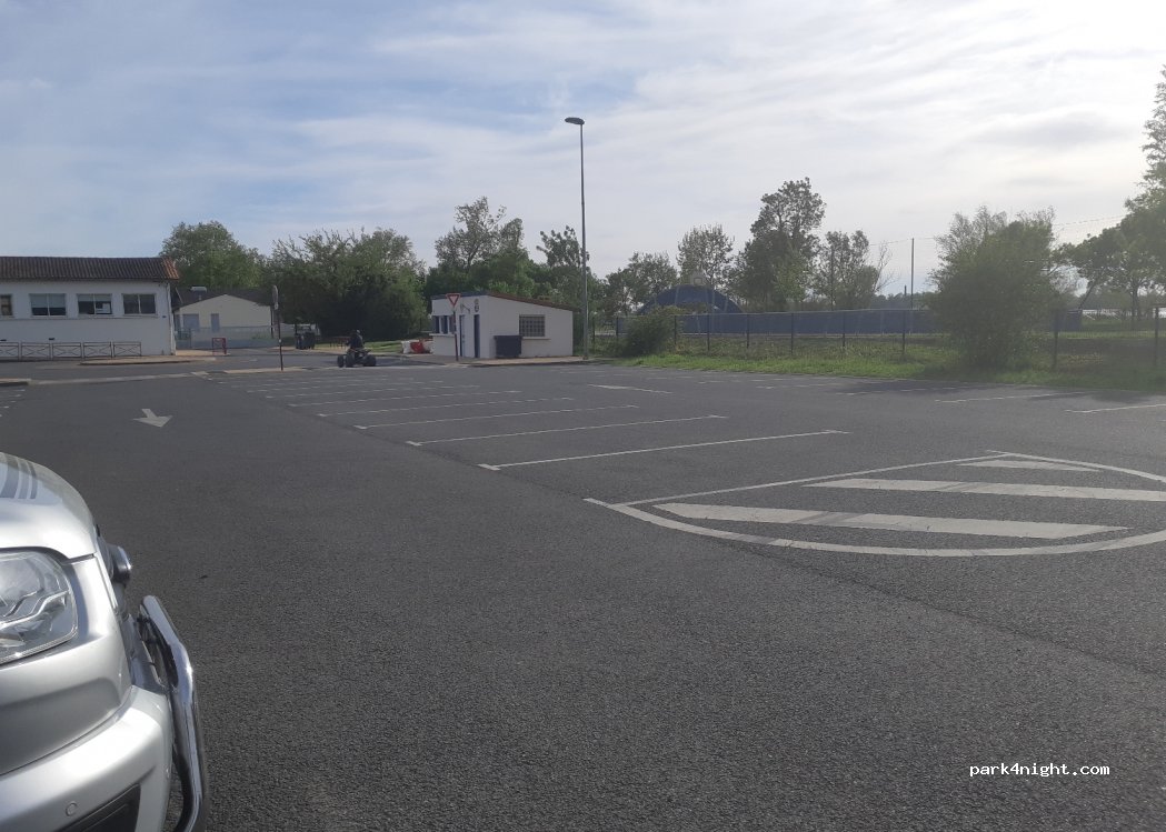 (33440) Saint-Louis-de-Montferrand - 1 Rue Louis Pionneau — foto 2