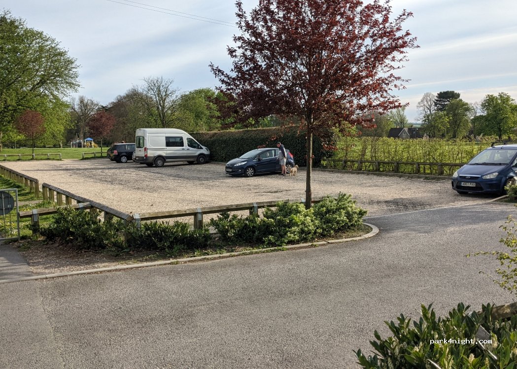 (SP1 3RP) Salisbury - 121 Castle Road — foto