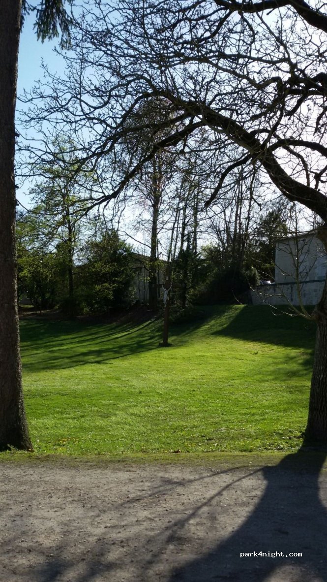 (16330) Saint-Amant-de-Boixe - 2 Route d'Angoulême — foto