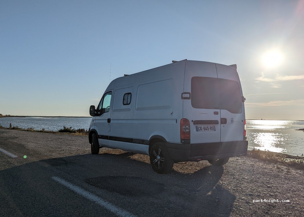 (13129) Arles - Route de la Mer — foto
