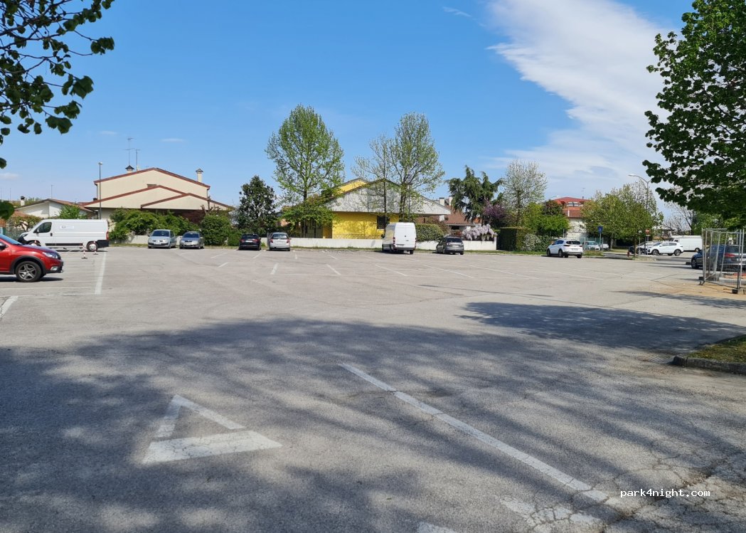 (31100) Treviso - 1 Via G. Cornelio Graziano — foto