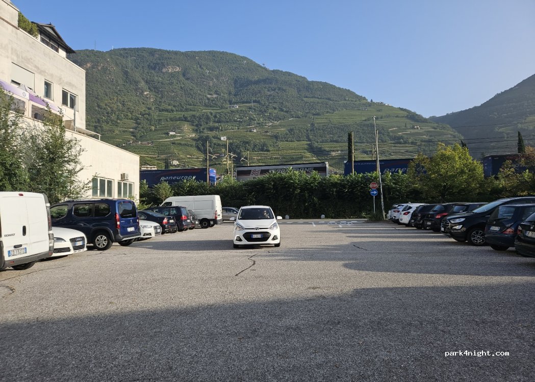 (39100) Bozen - 19 Hildegard - Straub - Straße — foto