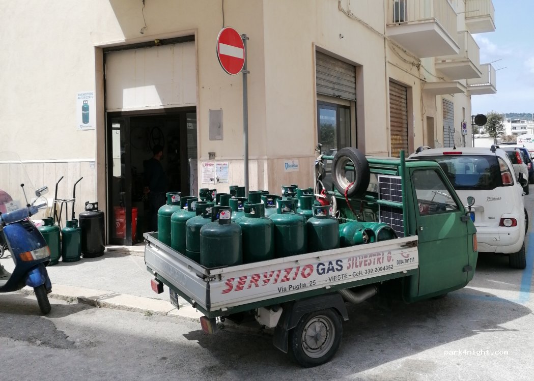 (71019) Vieste - 27 Via Puglia — foto