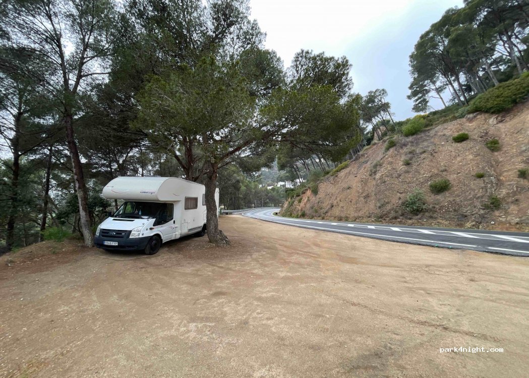 (17255) Girona - 16V Carretera Fornells — foto