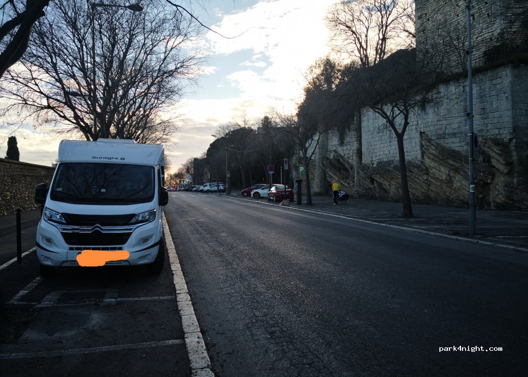 (13200) Arles - 51 Boulevard Emile Combes — foto