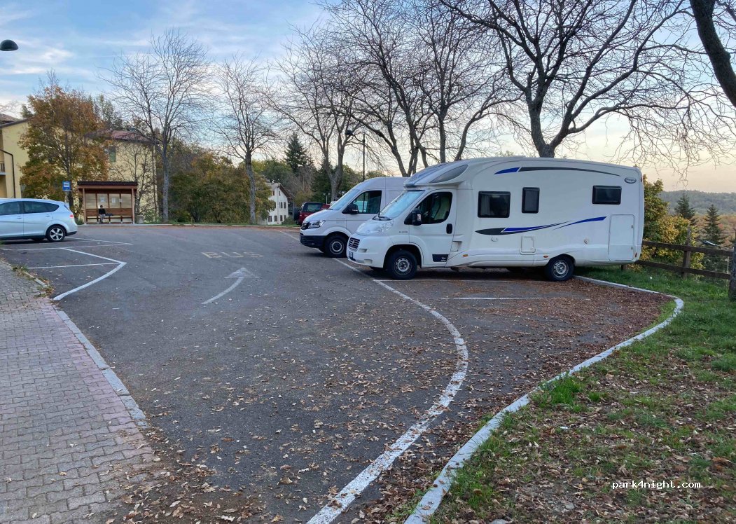 (42032) Cervarezza - 20 Piazza I Maggio — foto