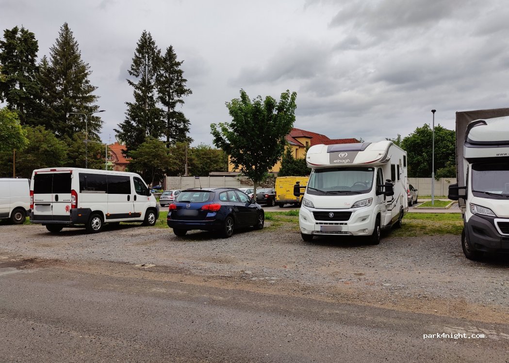 (256 01) Benešov - Táborská — foto