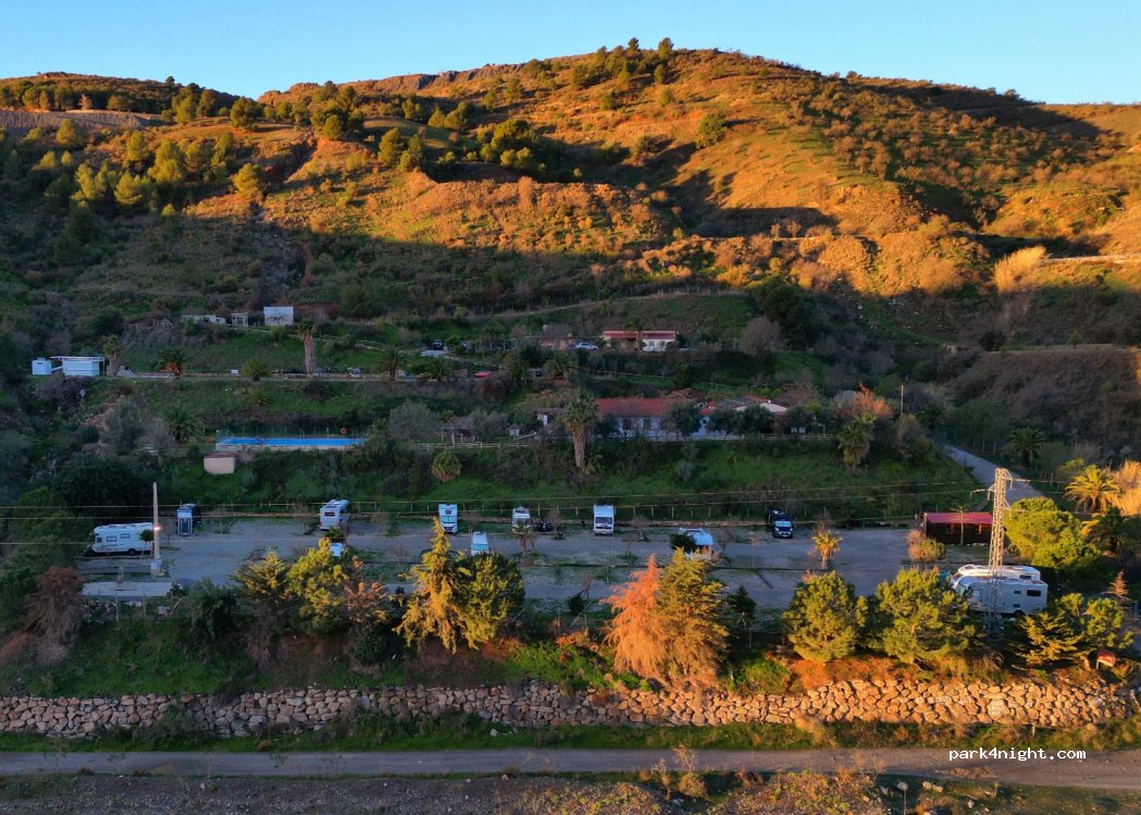 Area autocaravanas y camping rural Viñacastilla — foto 3