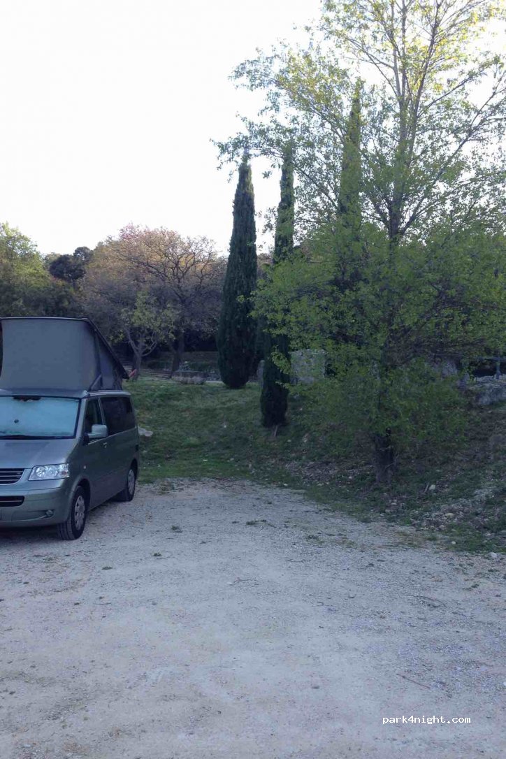 (26700) La Garde-Adhémar - Route du Val des Nymphes — foto