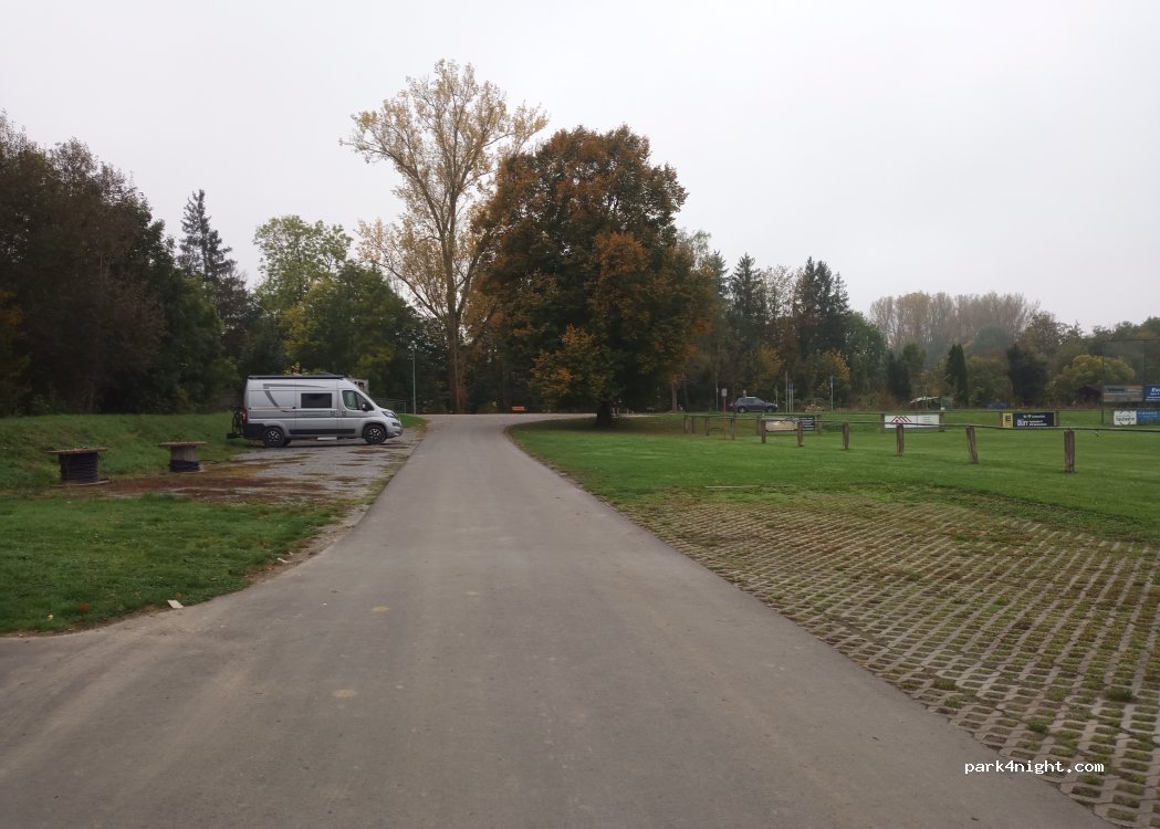 Wohnmobilstellplatz Impfingen — foto 4