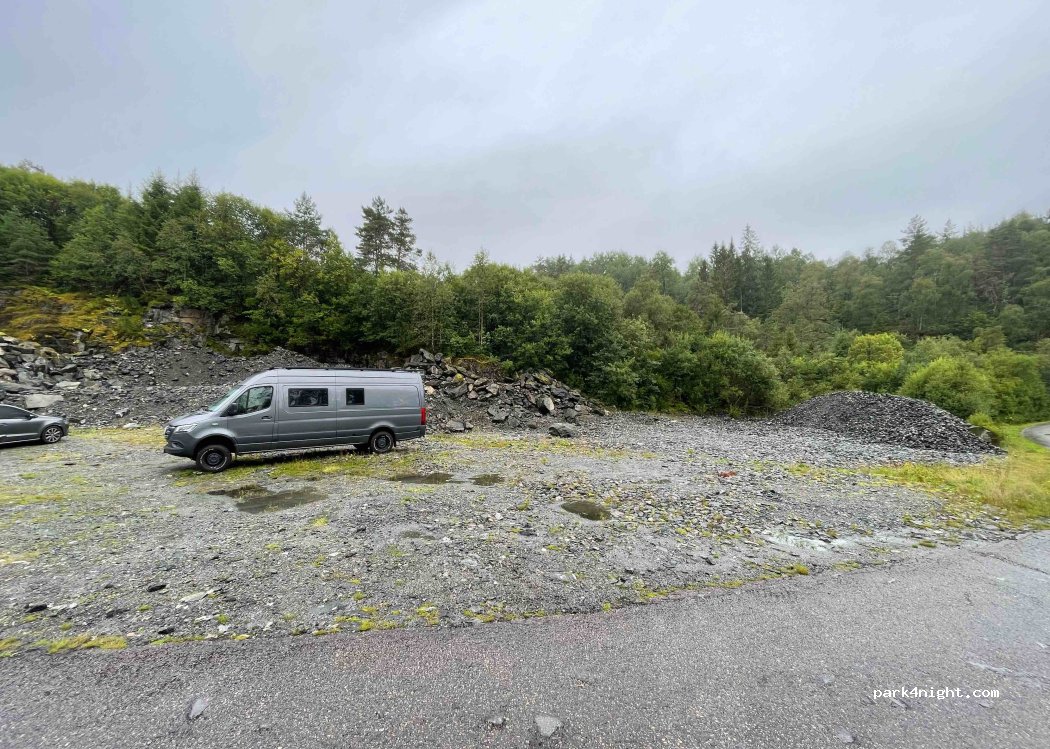 (5915) Hjelmås - Unnamed road — foto