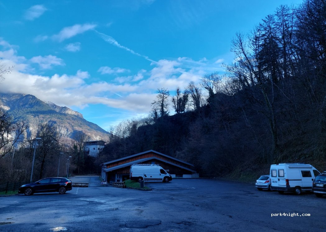 (74700) Sallanches - 220 Chemin Révérend Père Jacquier — foto 2