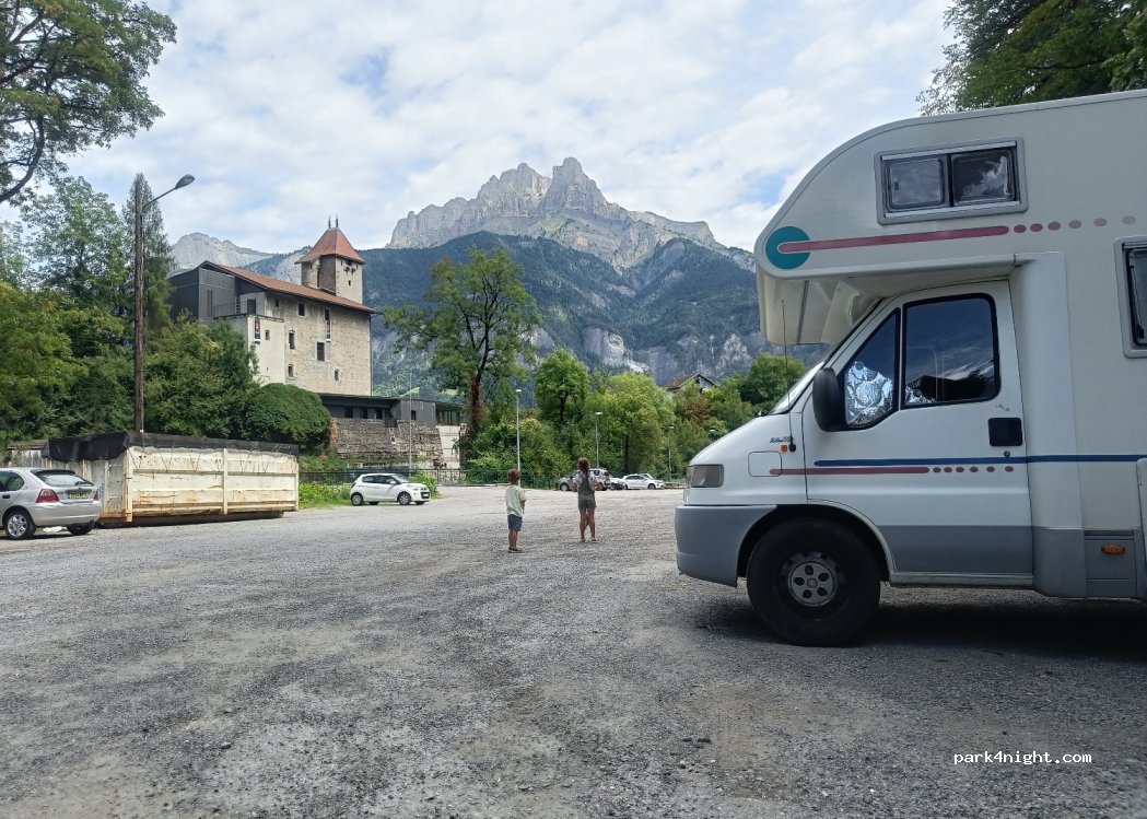 (74700) Sallanches - 220 Chemin Révérend Père Jacquier — foto 3