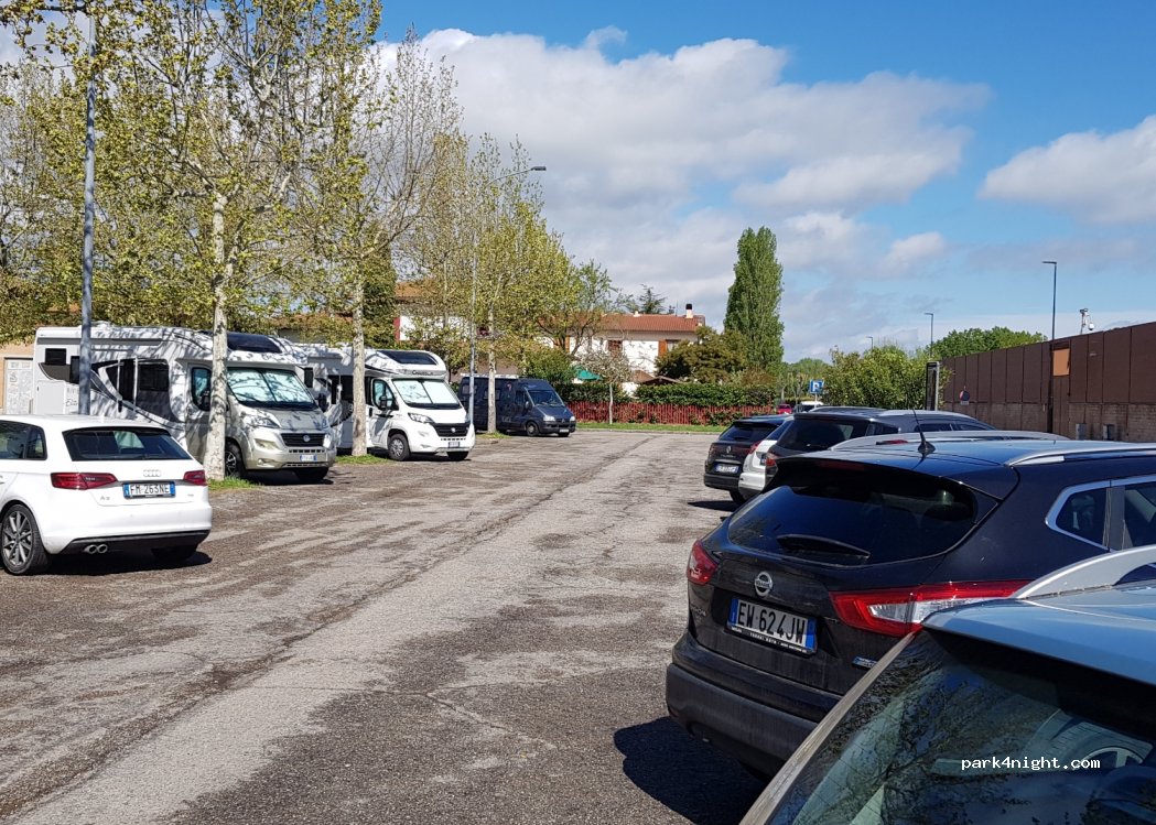 (06061) Castiglione del Lago - 15A Viale Trappes — foto