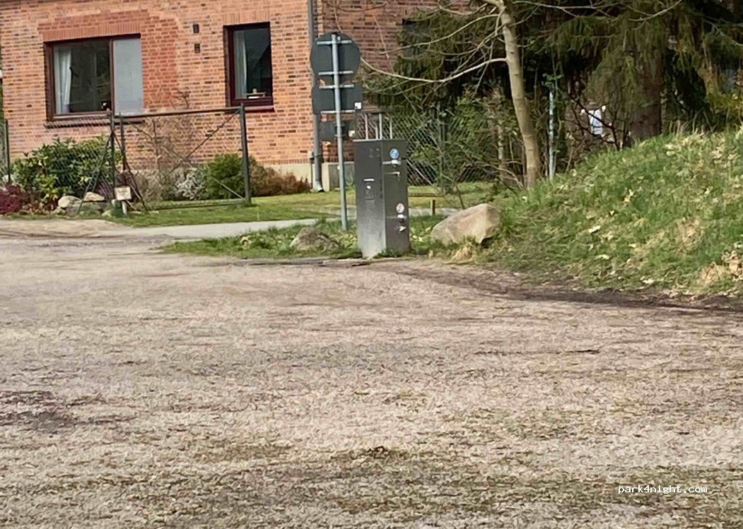 Wohnmobilstellplatz am Waldbad in Salzhausen — foto 2