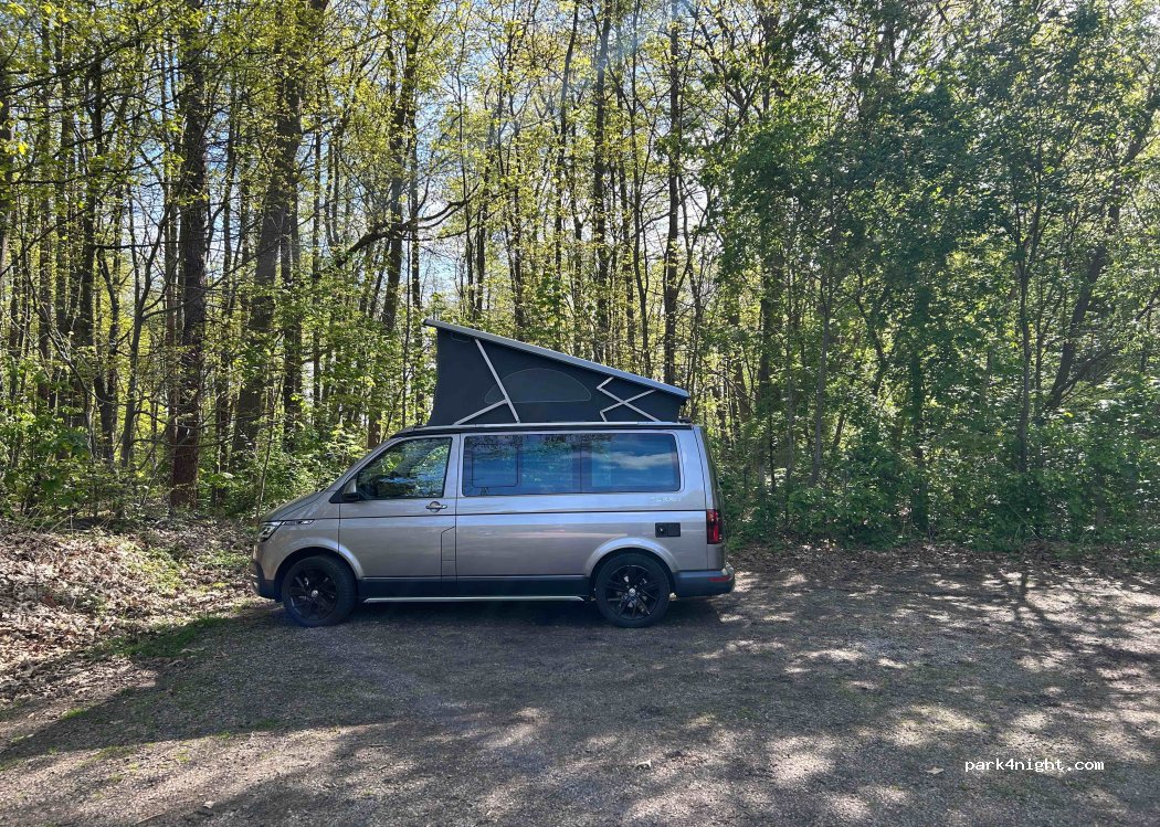 Wohnmobilstellplatz am Waldbad in Salzhausen — foto 4