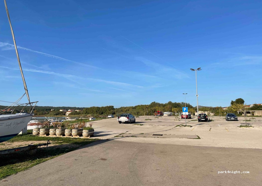 Parking Posedarje — foto 4