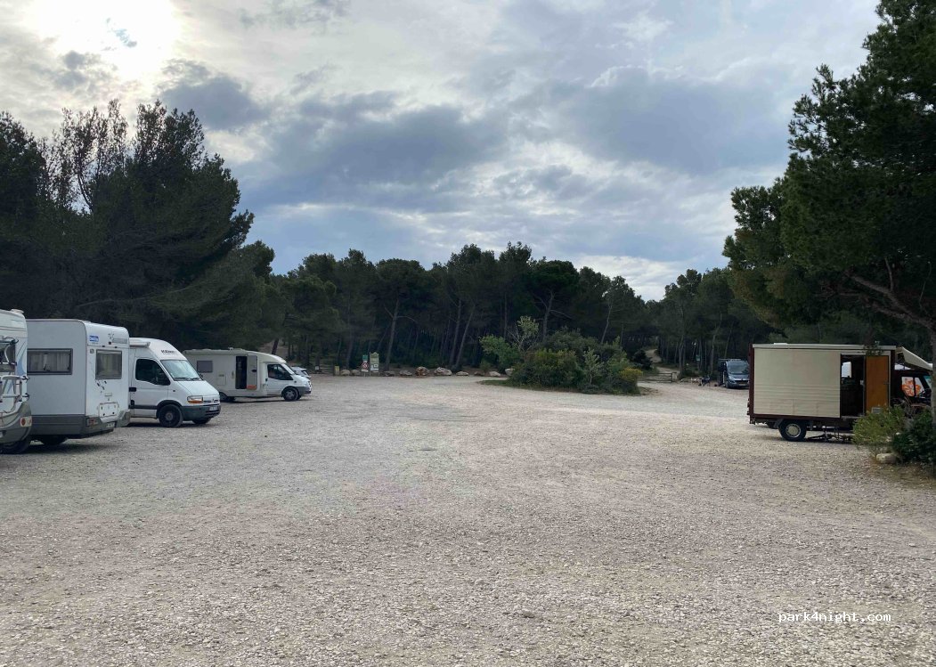 (13210) Saint-Rémy-de-Provence - Cours du Relais de Télévision — foto 2