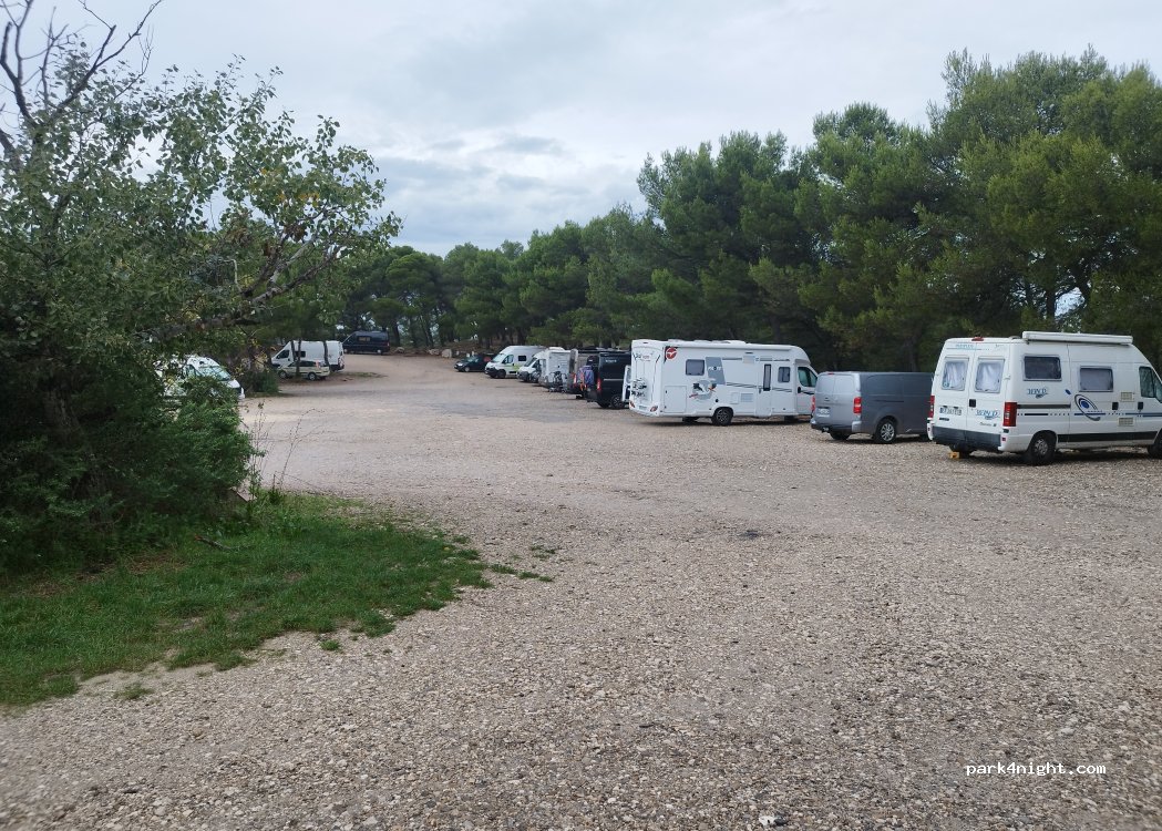 (13210) Saint-Rémy-de-Provence - Cours du Relais de Télévision — foto 4