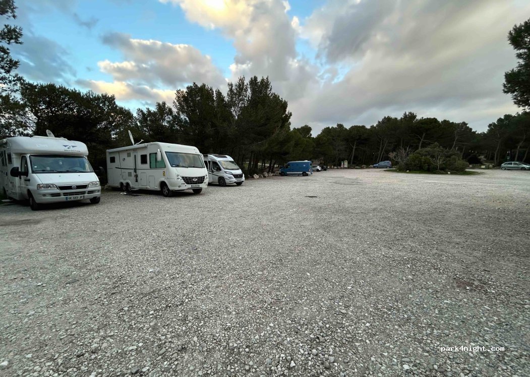 (13210) Saint-Rémy-de-Provence - Cours du Relais de Télévision — foto 5