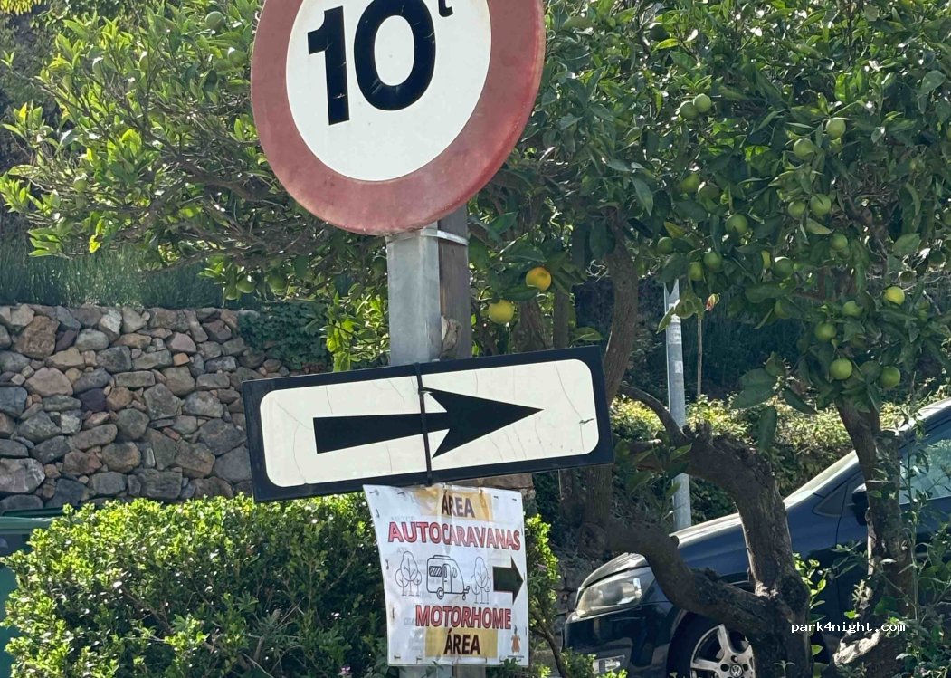 Zona Autocaravaning Sueras — foto 4