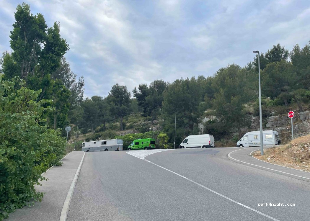 (13260) Cassis - Av. des Gorguettes — foto 2